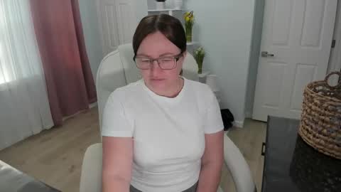 Ukrainian-woman online show from March 1, 3:49 pm