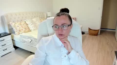 Ukrainian-woman online show from September 12, 3:03 pm