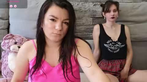 Snapshot of vika_loves_you chatting on September 22, 2:26 am follow my fansly online show from September 22, 2:26 am