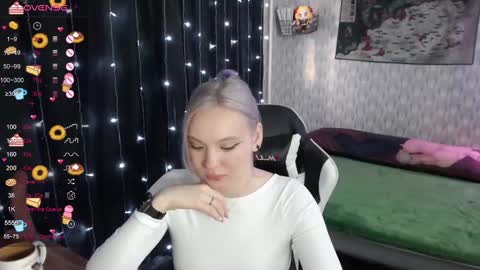 vikapowers online show from December 14, 6:13 am