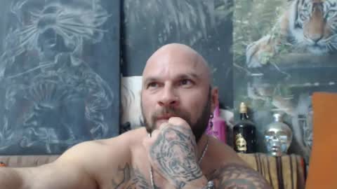 Snapshot of viking_me chatting on October 9, 7:19 pm viking online show from October 9, 7:19 pm