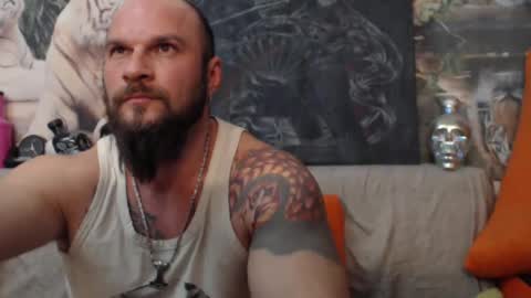 Snapshot of viking_me chatting on February 27, 8:42 pm viking online show from February 27, 8:42 pm