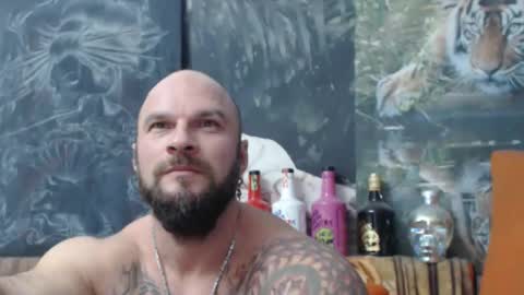 Snapshot of viking_me chatting on October 16, 7:02 pm viking online show from October 16, 7:02 pm