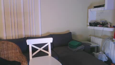 Max online show from February 16, 9:16 pm