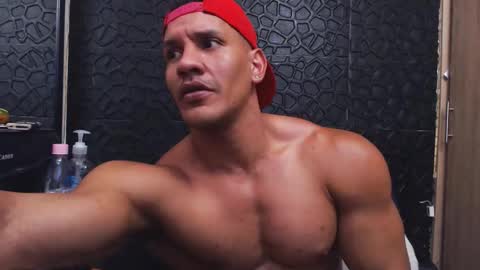 Viktor Herrera online show from October 31, 8:20 pm