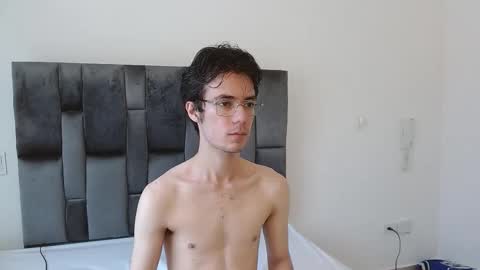 Snapshot of viktornoir chatting on October 13, 1:57 pm viktornoir online show from October 13, 1:57 pm