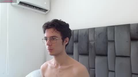 Snapshot of viktornoir chatting on September 29, 4:06 pm viktornoir online show from September 29, 4:06 pm