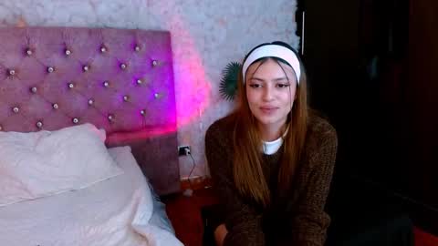 viky_evanss online show from March 12, 7:50 pm