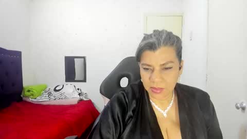 Snapshot of vikyadams chatting on October 6, 1:56 am VIKY ADAMS online show from October 6, 1:56 am
