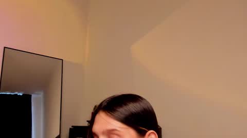 villalacute online show from December 19, 10:00 am