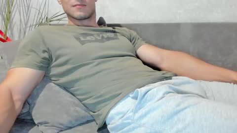 Snapshot of vincent_o chatting on September 17, 6:00 pm Vincent. uncut 18cm online show from September 17, 6:00 pm