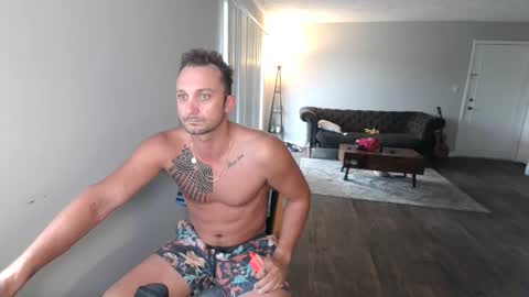 Snapshot of vinny_fuxgood chatting on October 30, 2:39 pm Vinny online show from October 30, 2:39 pm