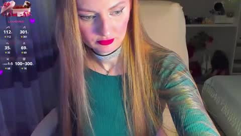 Snapshot of viola_1 chatting on February 27, 12:46 am Funny girl online show from February 27, 12:46 am