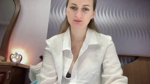 Snapshot of viola_1 chatting on September 14, 6:53 pm Funny girl online show from September 14, 6:53 pm