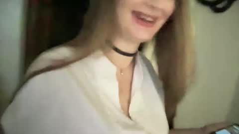 Snapshot of viola_1 chatting on February 6, 5:40 pm Funny girl online show from February 6, 5:40 pm