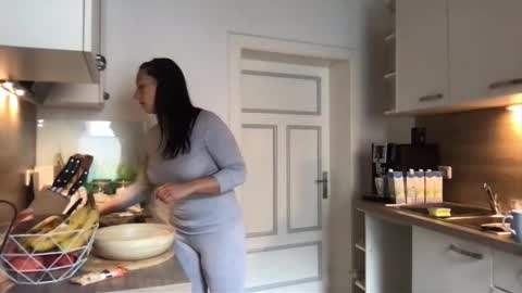 Snapshot of viola_beck chatting on September 18, 9:24 am Vio online show from September 18, 9:24 am