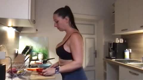 Snapshot of viola_beck chatting on September 21, 5:06 pm Vio online show from September 21, 5:06 pm