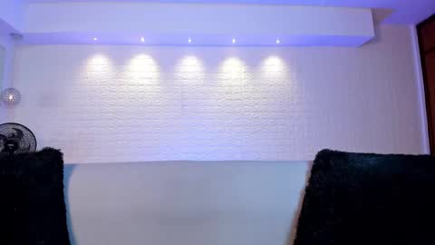 Snapshot of violeet_scott chatting on September 18, 10:52 am Violett Everyday From 0530 to 1430 Col Time online show from September 18, 10:52 am
