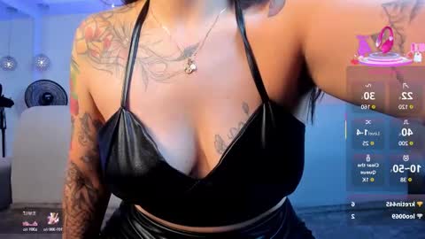 Snapshot of violeet_scott chatting on March 5, 2:01 pm Violett Everyday From 0530 to 1430 Col Time online show from March 5, 2:01 pm