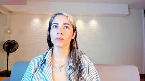 Snapshot of violeet_scott chatting on February 26, 10:38 am Violett Everyday From 0530 to 1430 Col Time online show from February 26, 10:38 am