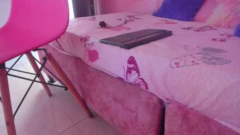 Snapshot of violet__taylor_ chatting on September 21, 3:49 pm violet__taylor_ online show from September 21, 3:49 pm