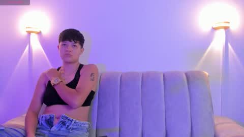 Snapshot of violet_casper_ chatting on October 18, 4:16 am Violet and Casper online show from October 18, 4:16 am