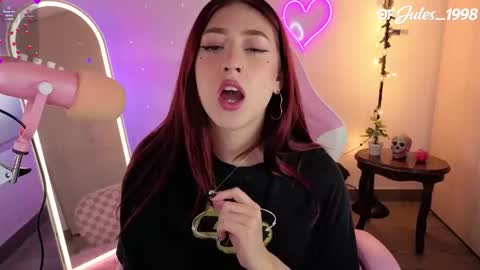 violet online show from March 15, 9:07 pm