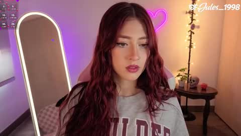 violet online show from March 10, 6:12 pm