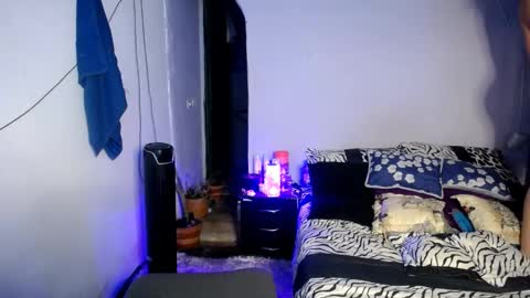 Snapshot of violet_hyuga chatting on October 10, 2:28 am violet_hyuga online show from October 10, 2:28 am