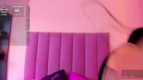 violet online show from February 3, 12:42 pm