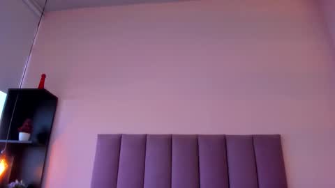 violet online show from December 15, 12:56 pm