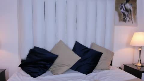 Mary online show from November 18, 7:06 pm