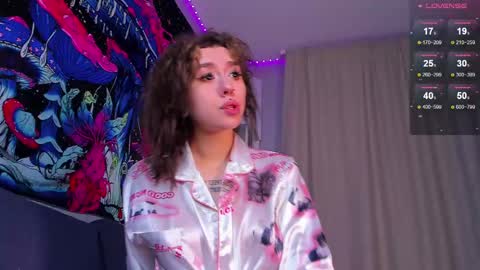 Snapshot of violet_walker7 chatting on February 26, 9:09 pm Violet online show from February 26, 9:09 pm