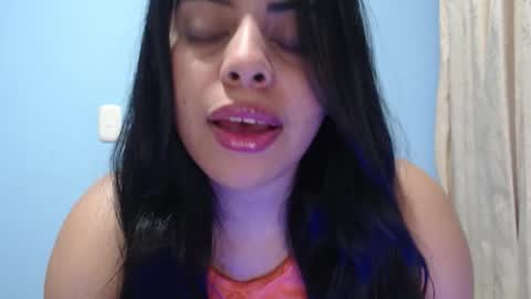Snapshot of violeta_53 chatting on October 20, 12:10 pm Violeta online show from October 20, 12:10 pm