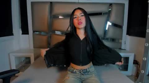 Snapshot of violeta__jade chatting on September 25, 4:08 am violeta__jade online show from September 25, 4:08 am