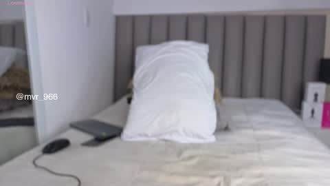 Snapshot of violeta_cs chatting on October 10, 9:41 pm online show from October 10, 9:41 pm
