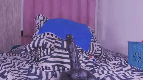 Snapshot of violeta_london chatting on October 11, 1:38 pm violeta london online show from October 11, 1:38 pm