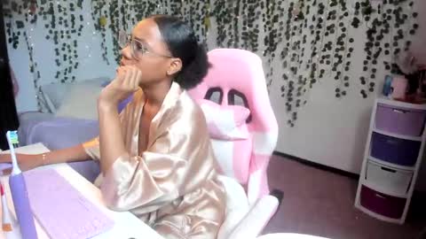Snapshot of violeta_milleer chatting on September 19, 3:16 pm Violeta online show from September 19, 3:16 pm
