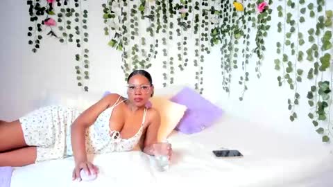 Snapshot of violeta_milleer chatting on February 19, 5:16 pm Violeta online show from February 19, 5:16 pm