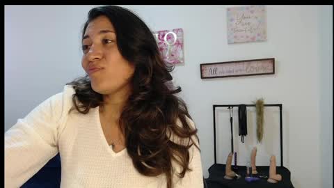 violeta_scott_ online show from May 5, 12:55 pm