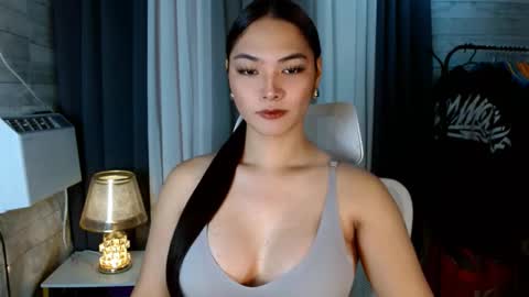 violet online show from October 17, 7:01 am