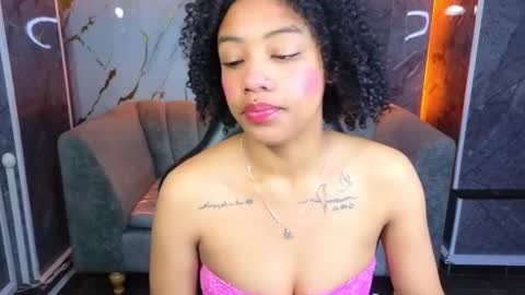 violeth_b online show from November 5, 1:02 pm
