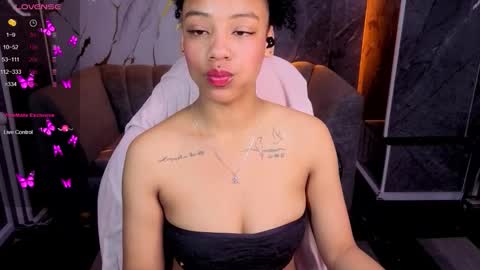 violeth_b online show from November 25, 4:50 pm