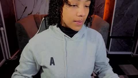 violeth_b online show from December 21, 1:50 pm