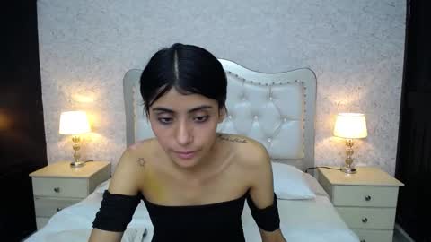 Snapshot of violeth_hall chatting on October 16, 1:11 pm Violet online show from October 16, 1:11 pm