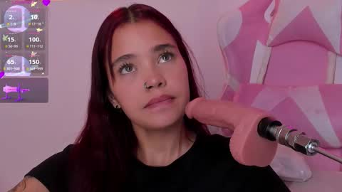 Snapshot of violeth_hill chatting on October 4, 9:45 pm Violeth Hill online show from October 4, 9:45 pm