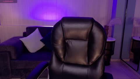 Violett Castel online show from February 21, 7:39 pm