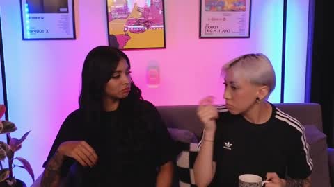 Violet online show from April 3, 1:34 am