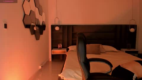 Violett  online show from March 21, 9:36 am