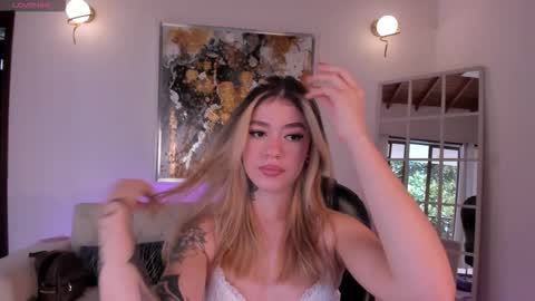 Violett  online show from December 22, 8:26 pm